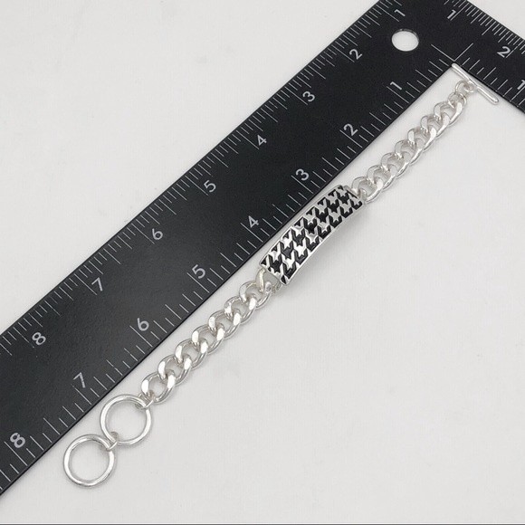 🌼 Houndstooth Bar Silver Chain Bracelet - Picture 2 of 3